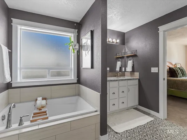 $514,990 | 4254 North Alester Avenue, Meridian, ID 83646