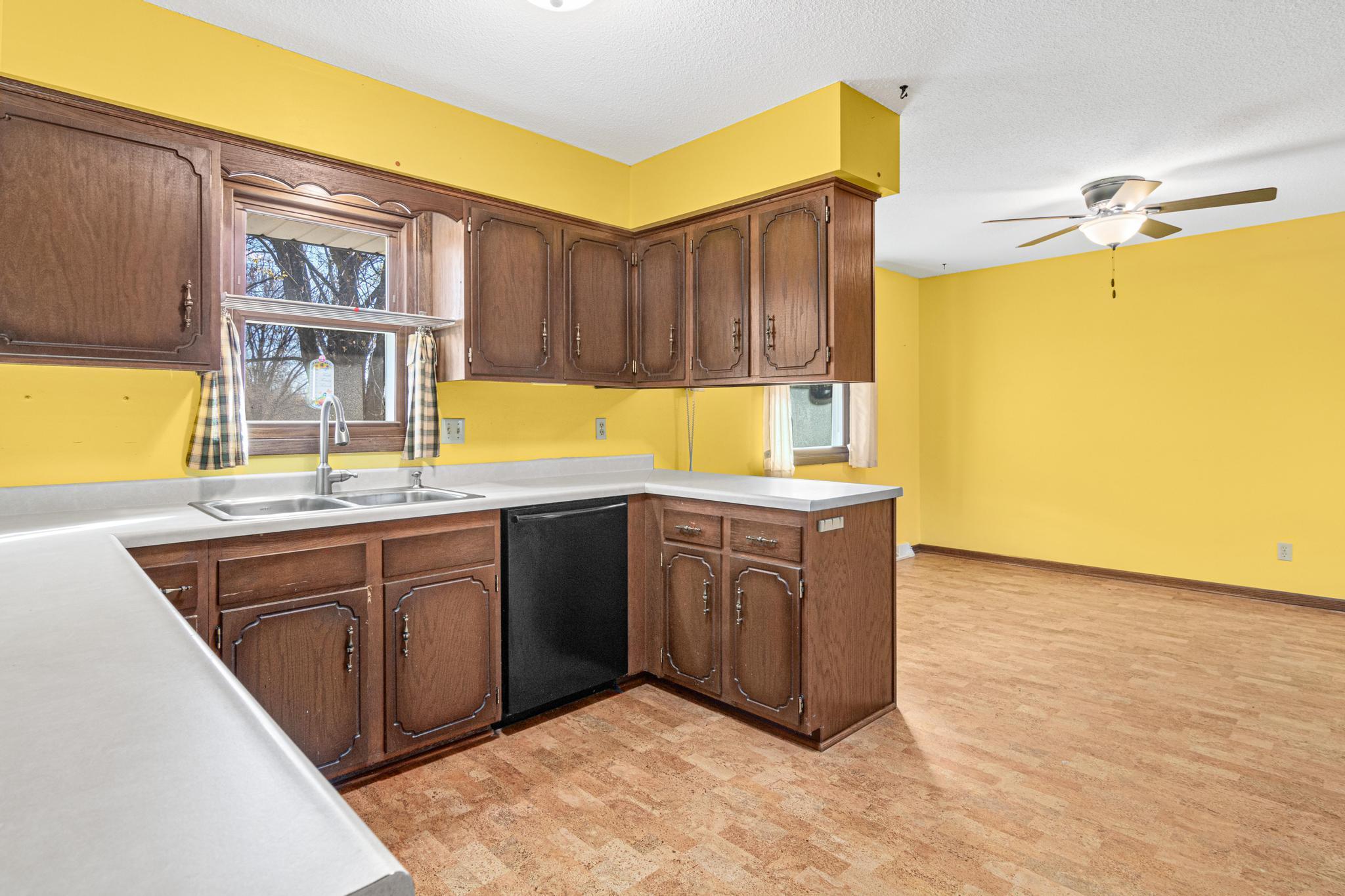 12176 Robin Road Osseo, MN 55369 - Photo 8 of 26 Gallery Image 8