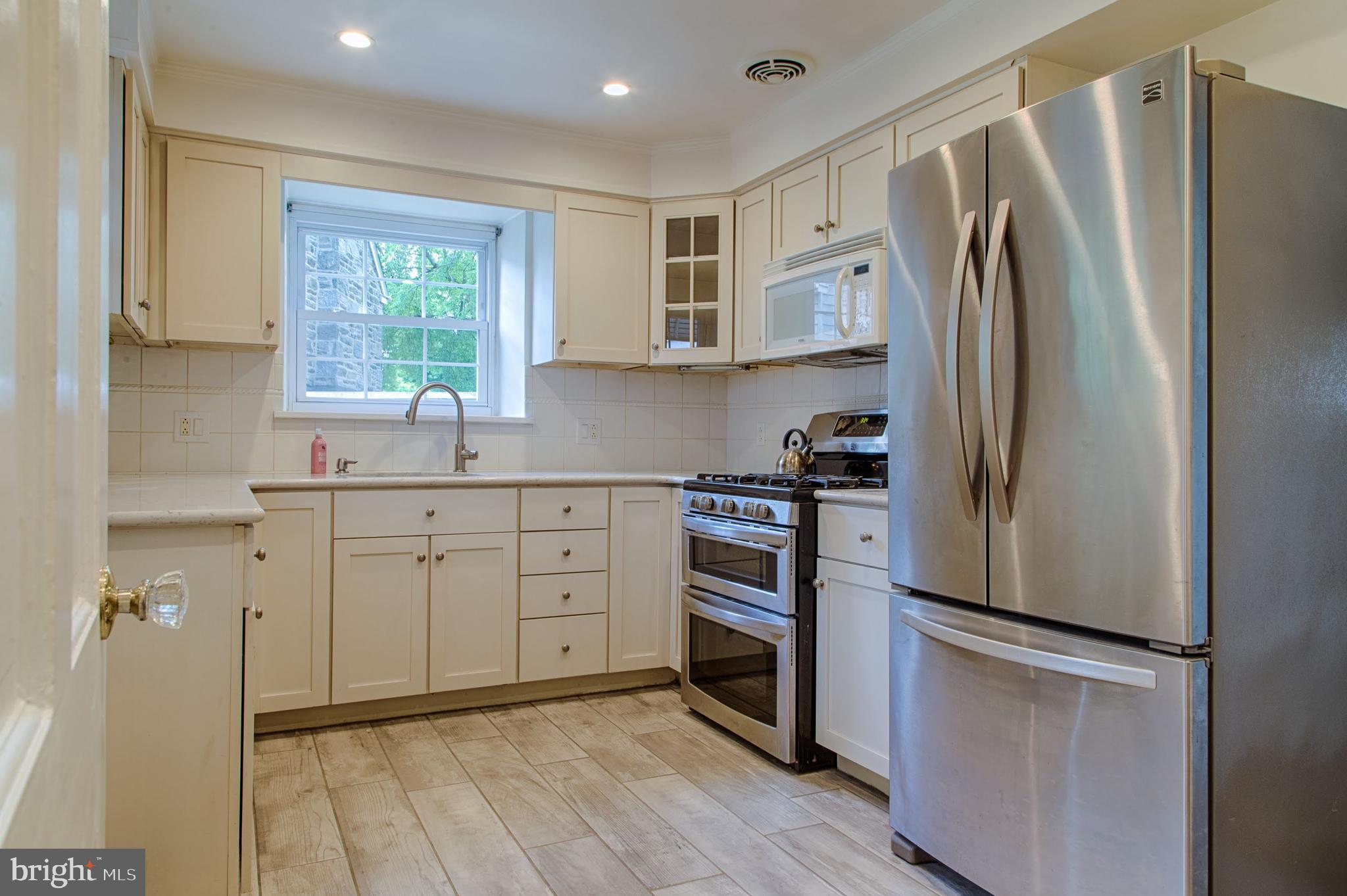3903 Netherfield Road Philadelphia, PA 19129 - Photo 10 of 42 Kitchen