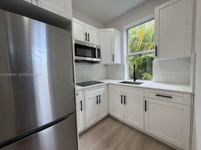 $1,650 | 2425 Southwest 6th Street, Unit 16, Miami, FL 33135