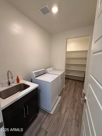 $699,900 | 1555 East Ocotillo Road, Unit 20, Phoenix, AZ 85014