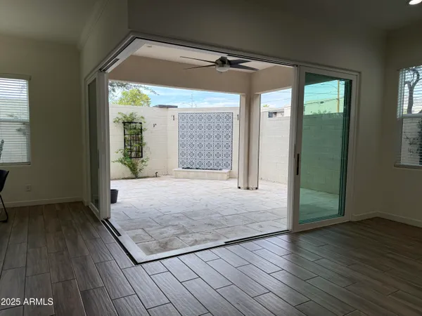 $699,900 | 1555 East Ocotillo Road, Unit 20, Phoenix, AZ 85014