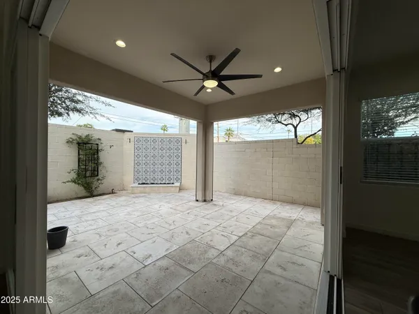 $699,900 | 1555 East Ocotillo Road, Unit 20, Phoenix, AZ 85014