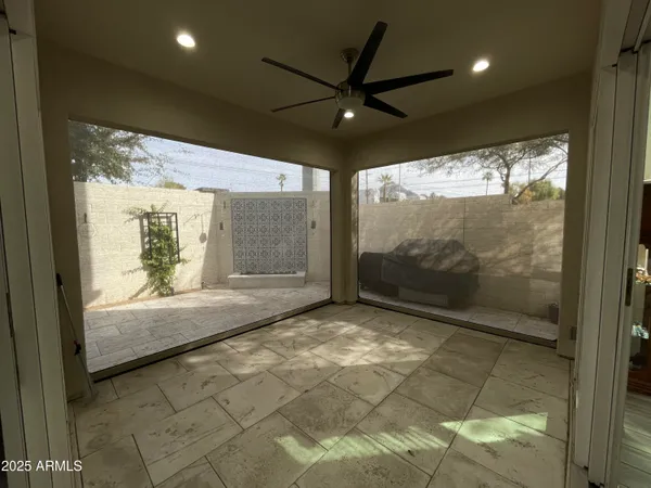 $699,900 | 1555 East Ocotillo Road, Unit 20, Phoenix, AZ 85014