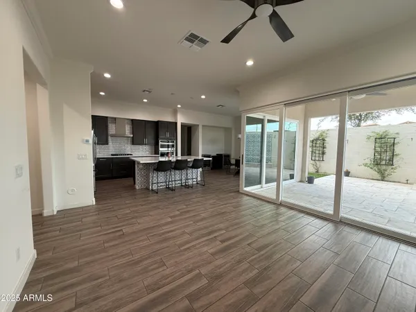 $699,900 | 1555 East Ocotillo Road, Unit 20, Phoenix, AZ 85014