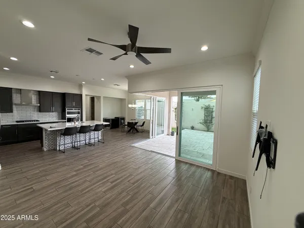 $699,900 | 1555 East Ocotillo Road, Unit 20, Phoenix, AZ 85014