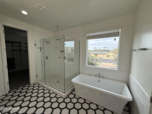 $699,900 | 1555 East Ocotillo Road, Unit 20, Phoenix, AZ 85014