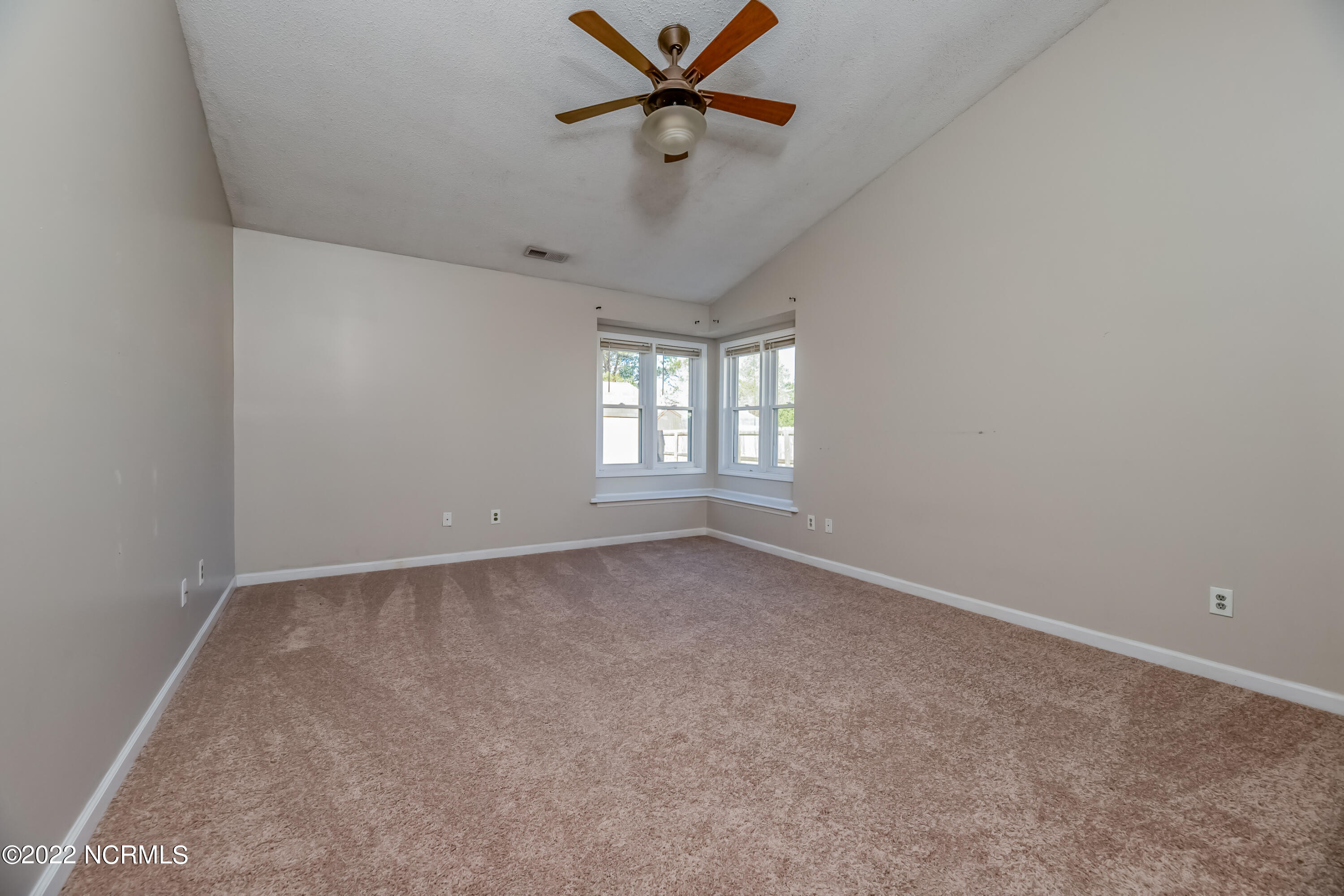 108 Raintree Circle Jacksonville, NC 28540 - Photo 16 of 34 25MASTER