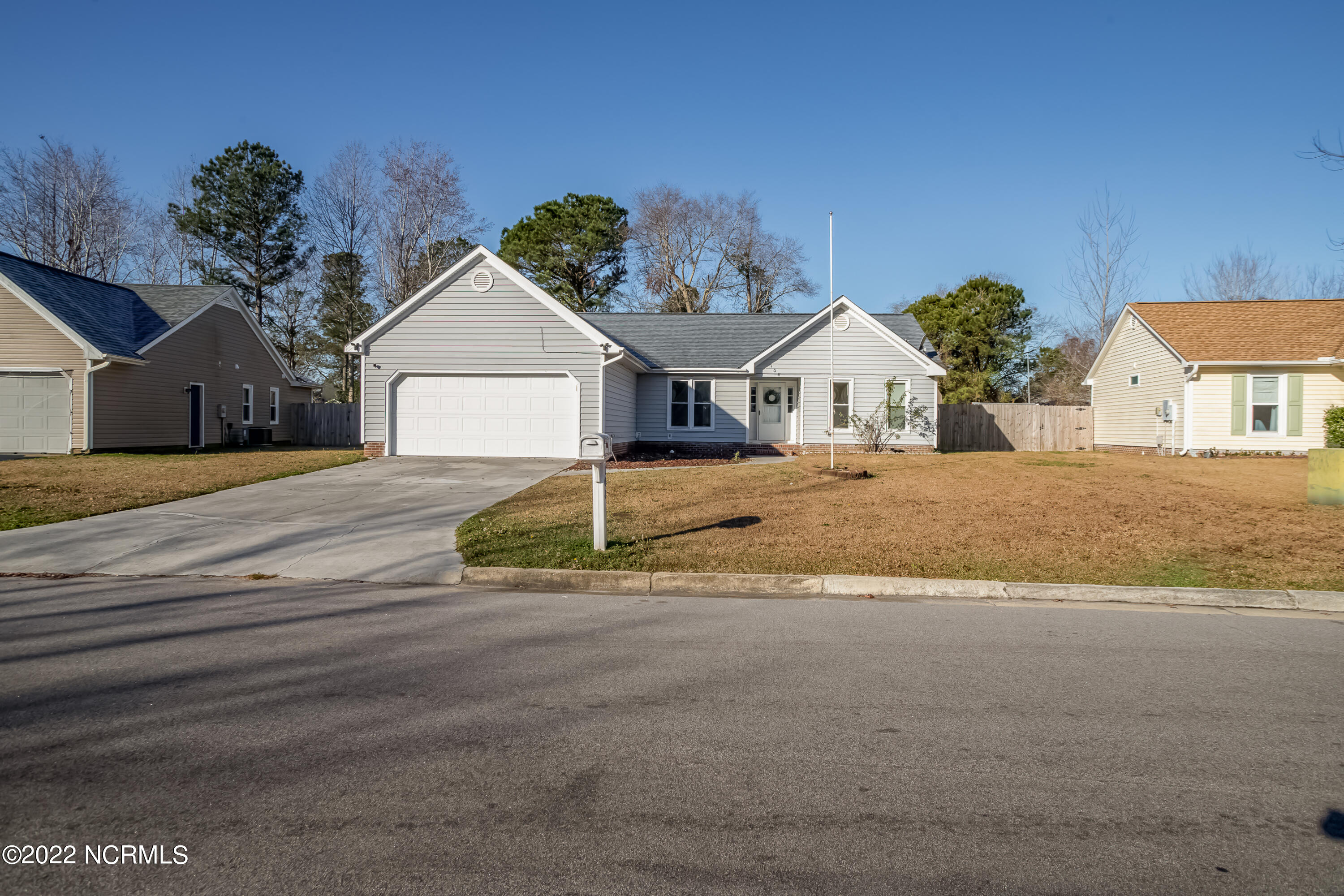 108 Raintree Circle Jacksonville, NC 28540 - Photo 2 of 34 2FRONT