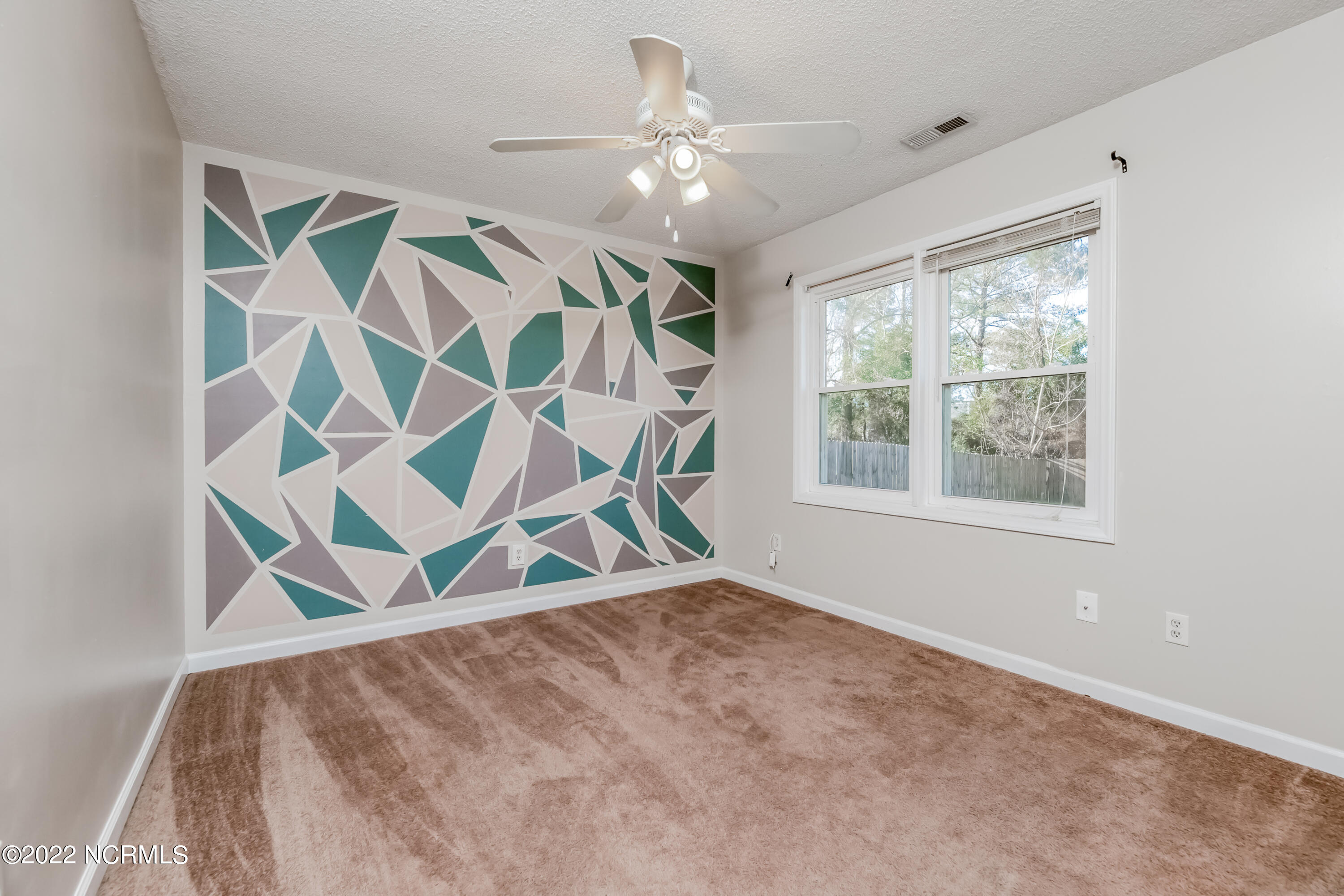 108 Raintree Circle Jacksonville, NC 28540 - Photo 27 of 34 39BED3