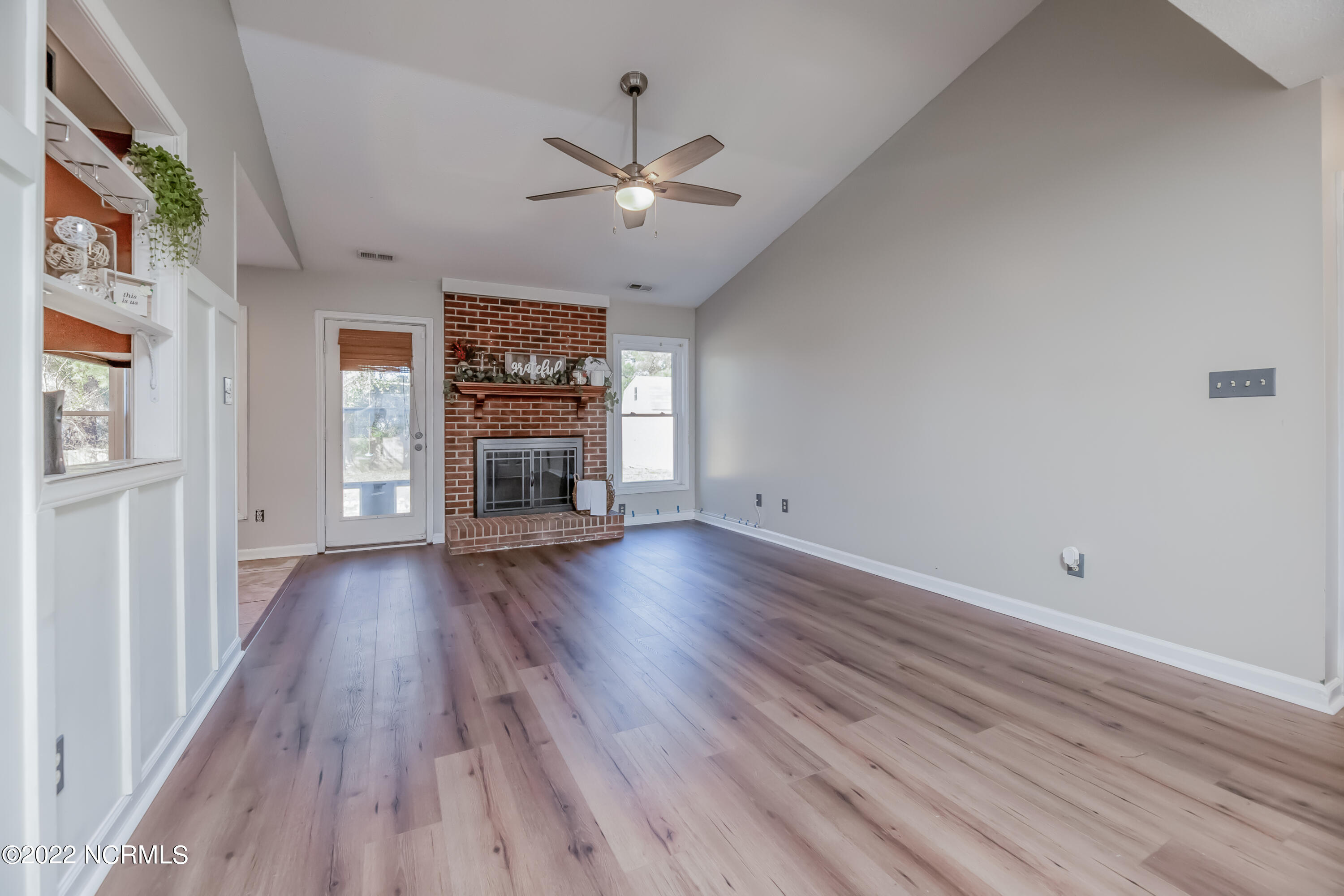 108 Raintree Circle Jacksonville, NC 28540 - Photo 4 of 34 7LIVING