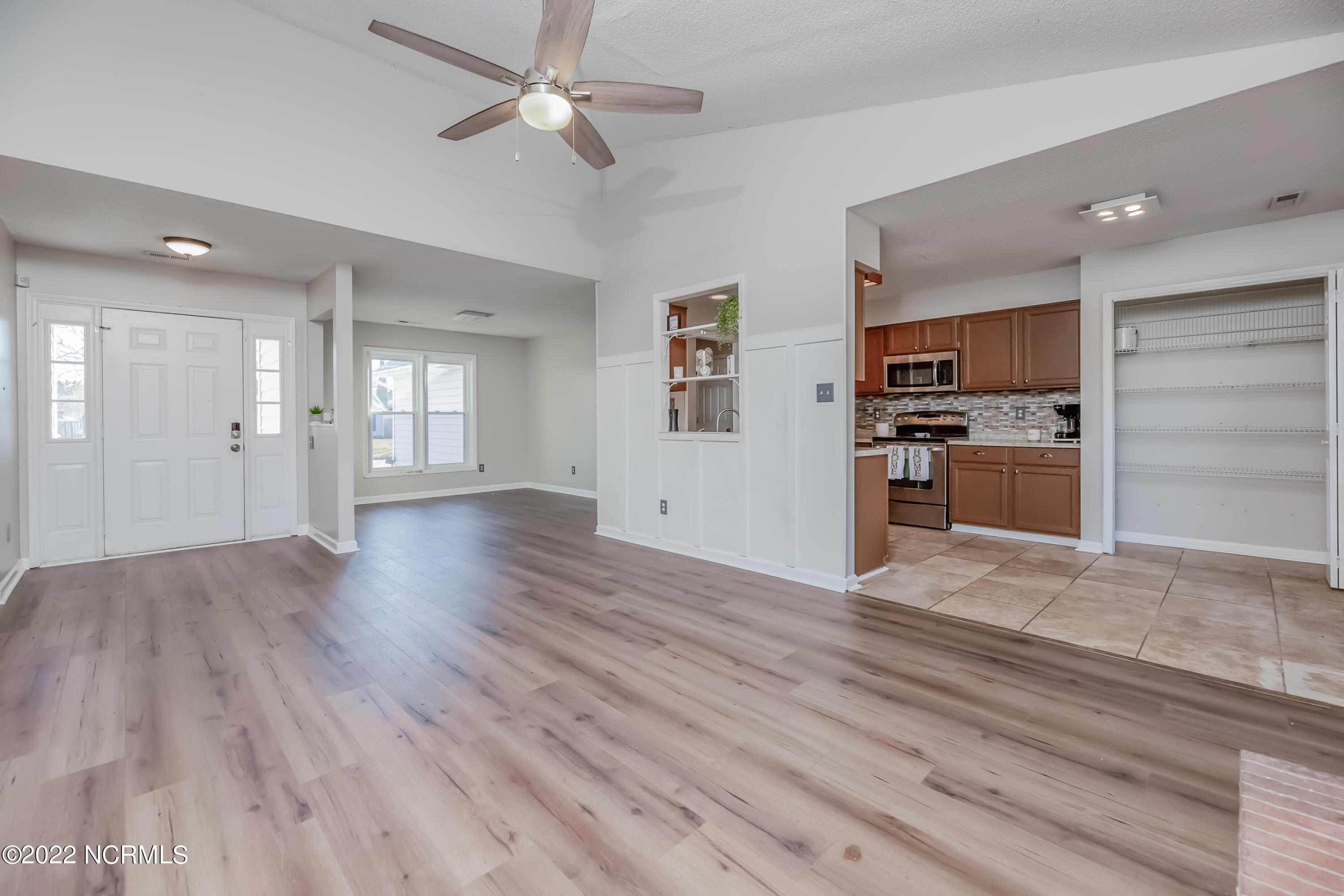 108 Raintree Circle Jacksonville, NC 28540 - Photo 7 of 34 10LIVING
