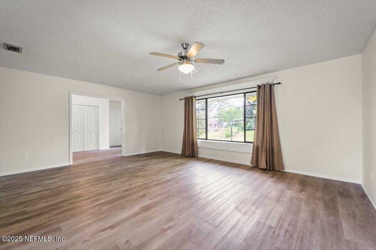 2608 Ridgecrest Avenue Orange Park, FL 32065 - Photo 5 of 46 Living Room1