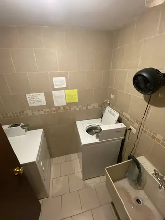 $1,585 | 5240 Galitz Street, Unit 101, Skokie, IL 60077