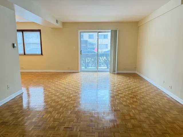 $1,585 | 5240 Galitz Street, Unit 101, Skokie, IL 60077