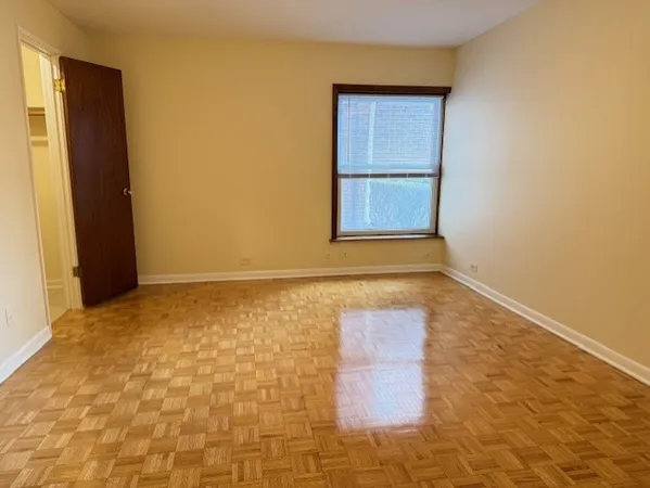 $1,585 | 5240 Galitz Street, Unit 101, Skokie, IL 60077