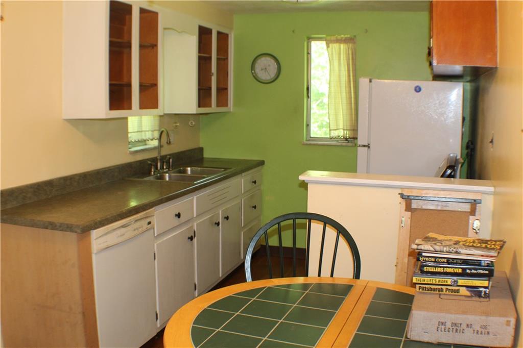 429 Lincoln Hall Road Elizabeth, PA 15037 - Photo 8 of 25 Gallery Image 8