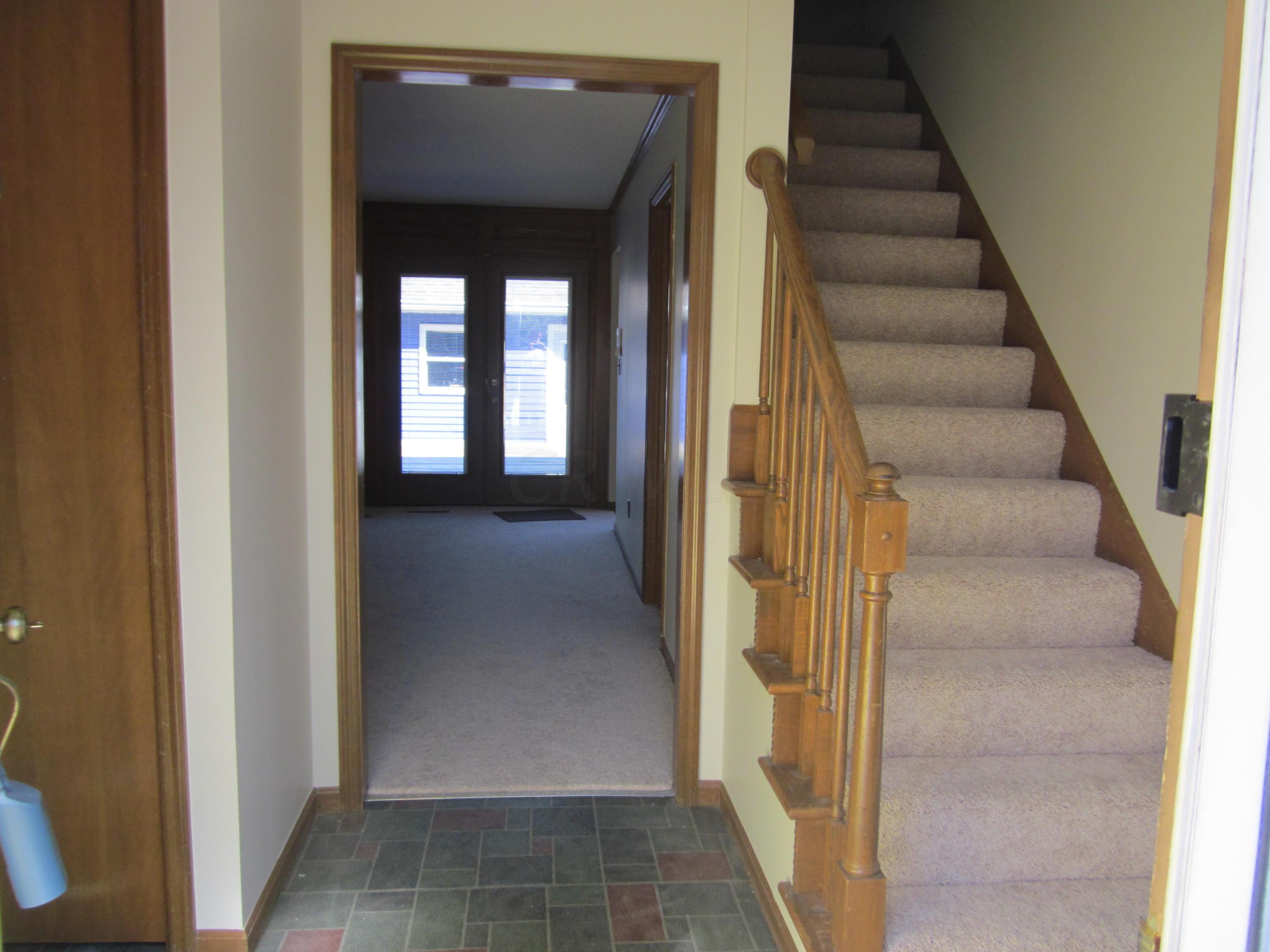 230 North Merkle Road Columbus, OH 43209 - Photo 3 of 33