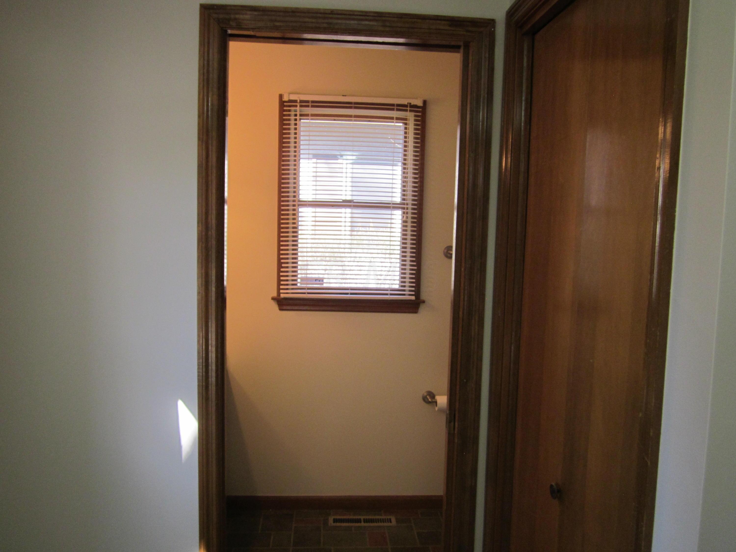 230 North Merkle Road Columbus, OH 43209 - Photo 4 of 33