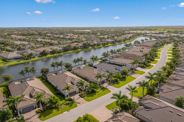 $1,999,999 | 3317 Belon Lane, Naples, FL 34114