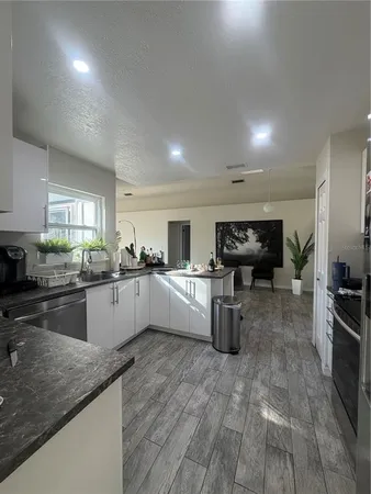 $2,600 | 548 Glen Haven Drive, Deltona, FL 32738