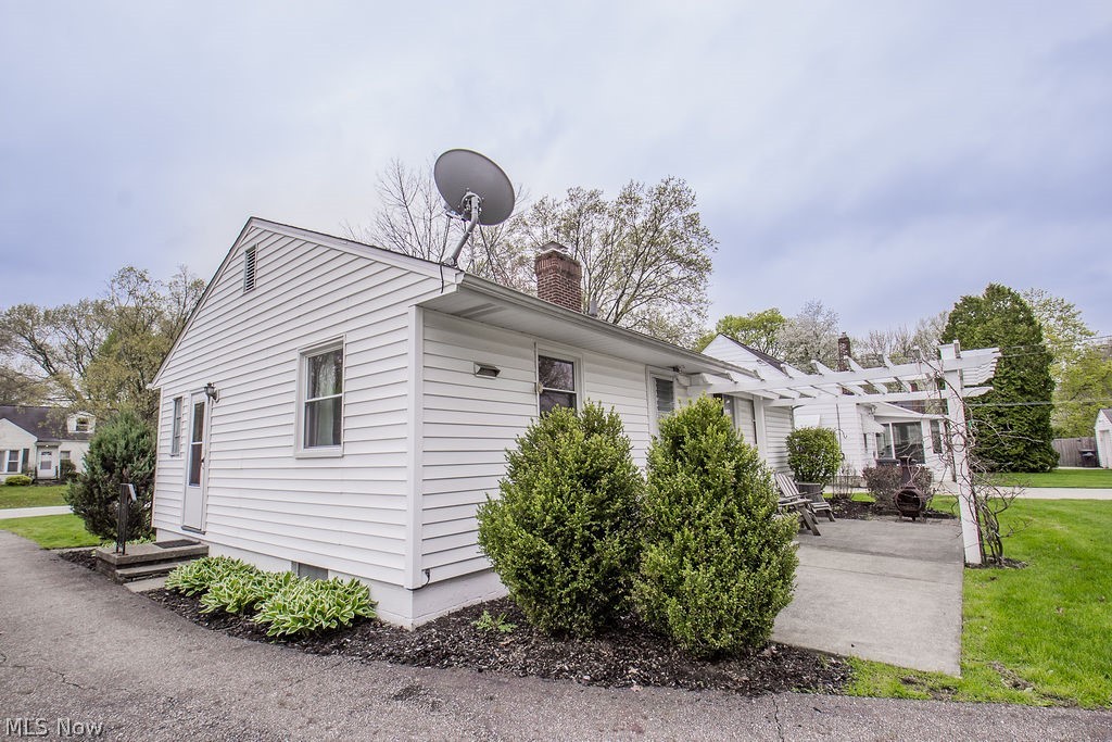 1947 Ganyard Road Akron, OH 44313 - Photo 4 of 28