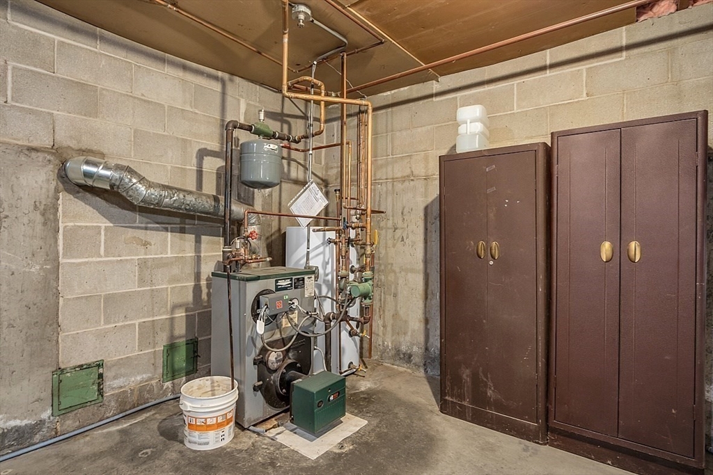 33 Wendover Road Worcester, MA 01606 - Photo 37 of 42 a bathroom with a toilet and shower