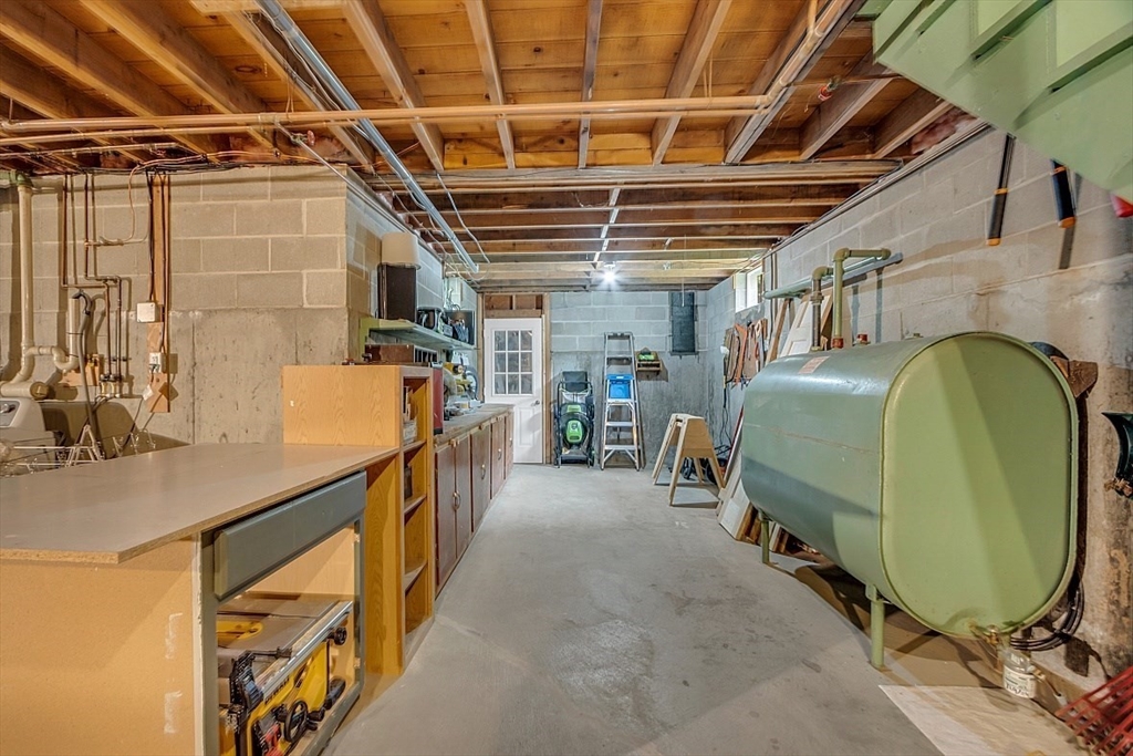 33 Wendover Road Worcester, MA 01606 - Photo 38 of 42 a view of a storage & utility room