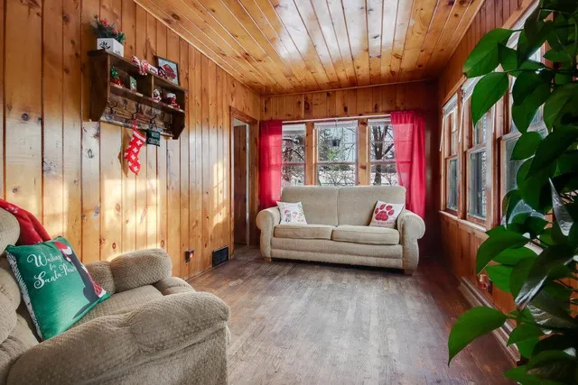 $125,000 | 224 East Arthur Avenue, Bruce, WI 54819