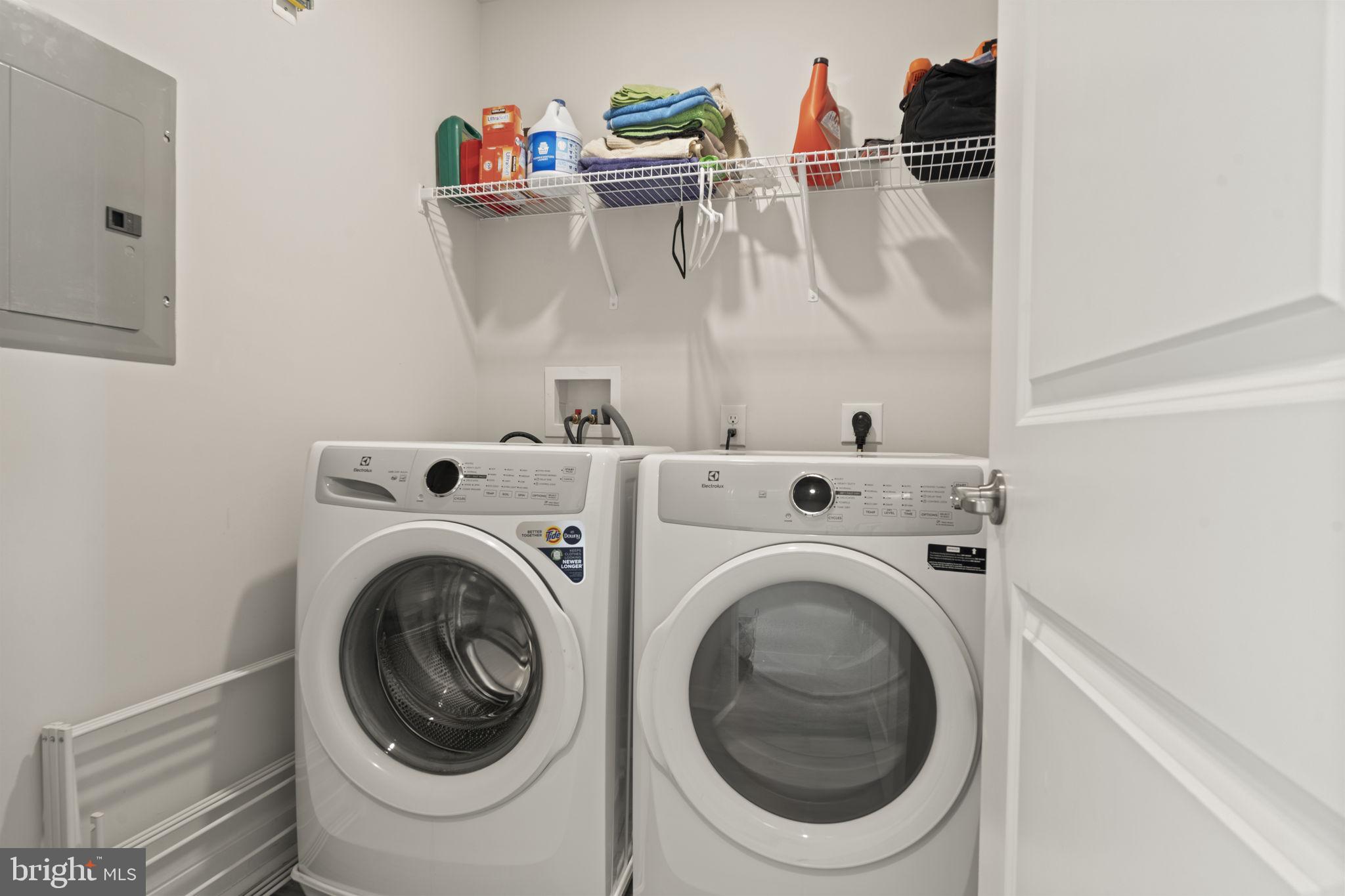 917 Anvil Court Phoenixville, PA 19460 - Photo 32 of 34 a utility room with dryer and washer