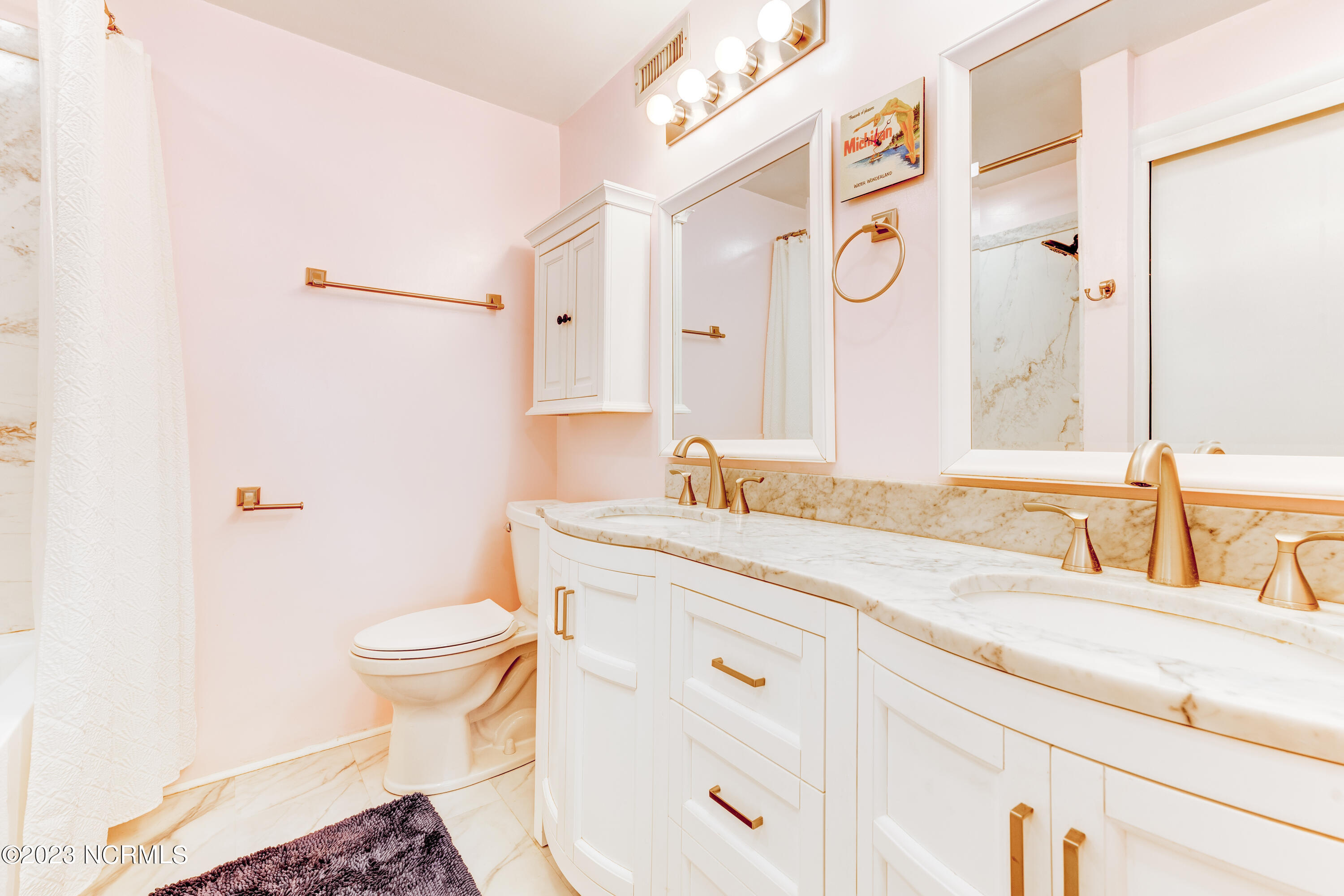 1505 Salter Path Road, Unit 342 Indian Beach, NC 28512 - Photo 17 of 34 Primary Bathroom
