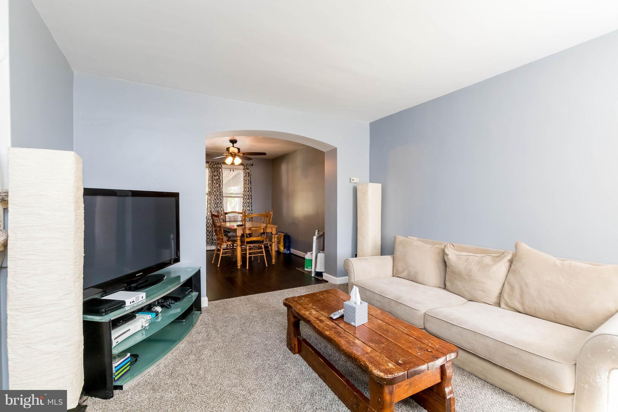 1616 Manor Road Baltimore, MD 21222 - Photo 2 of 20 Living Room