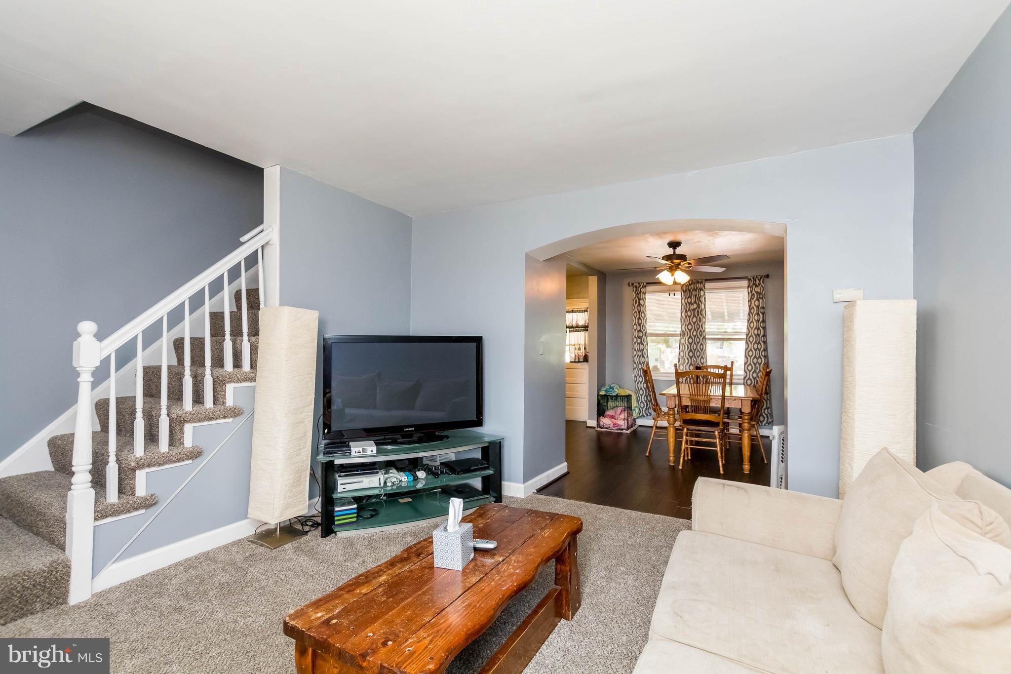 1616 Manor Road Baltimore, MD 21222 - Photo 3 of 20 Living Room