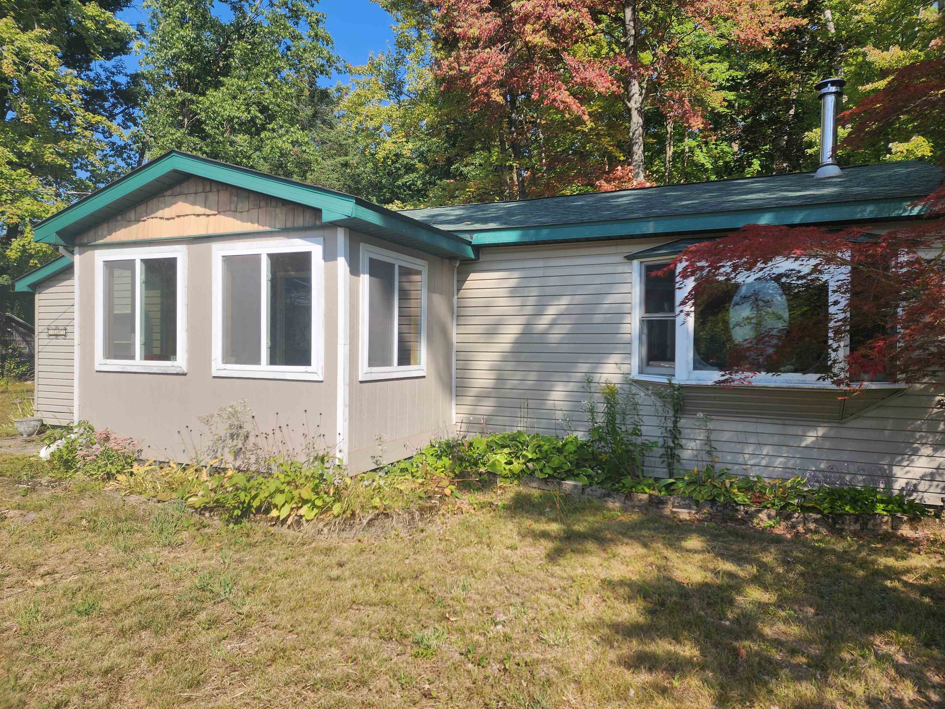 3143 Forest Road Harrison, MI 48625 - Photo 3 of 27 Gallery Image 3