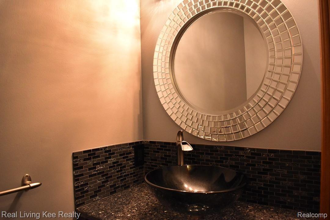 2890 Stanton Road Oxford, MI 48371 - Photo 6 of 21 7.jpg