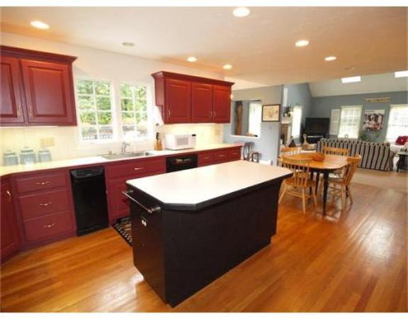 32 Brigham Road Berlin, MA 01503 - Photo 4 of 19 Gallery Image 4