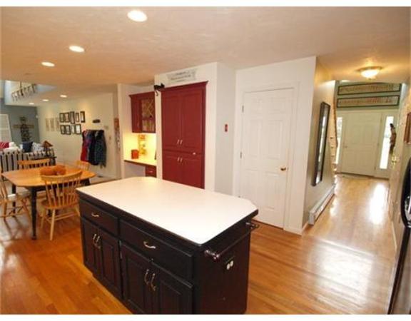 32 Brigham Road Berlin, MA 01503 - Photo 5 of 19 Gallery Image 5