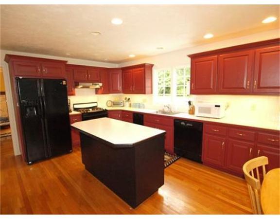 32 Brigham Road Berlin, MA 01503 - Photo 6 of 19 Gallery Image 6