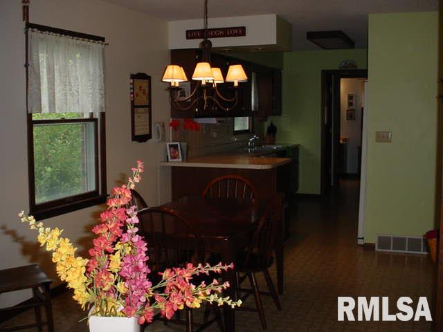 3019 Cabot Road Quincy, IL 62301 - Photo 3 of 6 Gallery Image 3