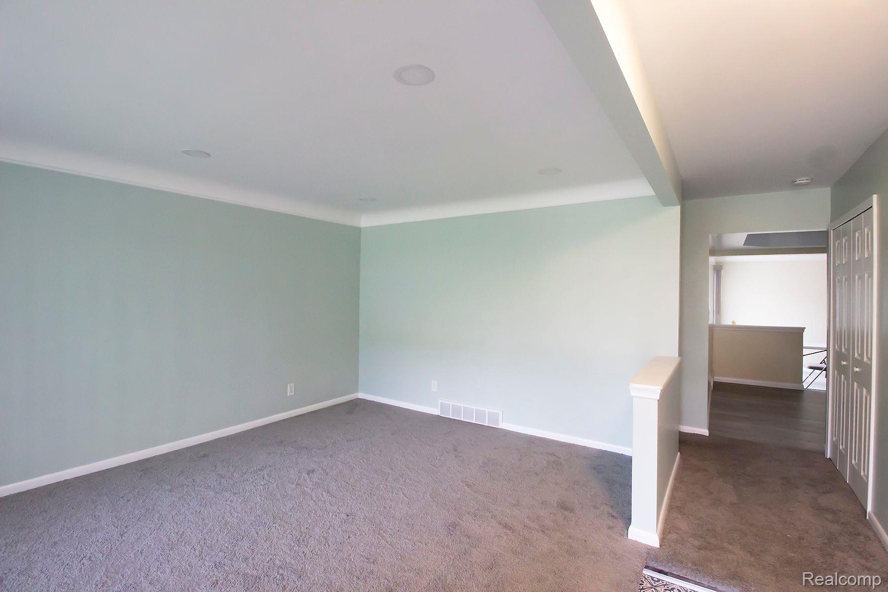 26547 Burg Road Warren, MI 48089 - Photo 6 of 34 Gallery Image 6