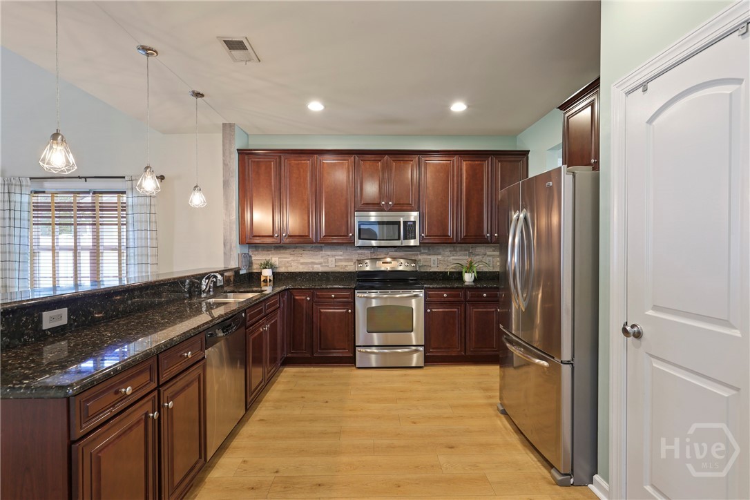 28 Cross Gate Court Pooler, GA 31322 - Photo 11 of 45 Gallery Image 11