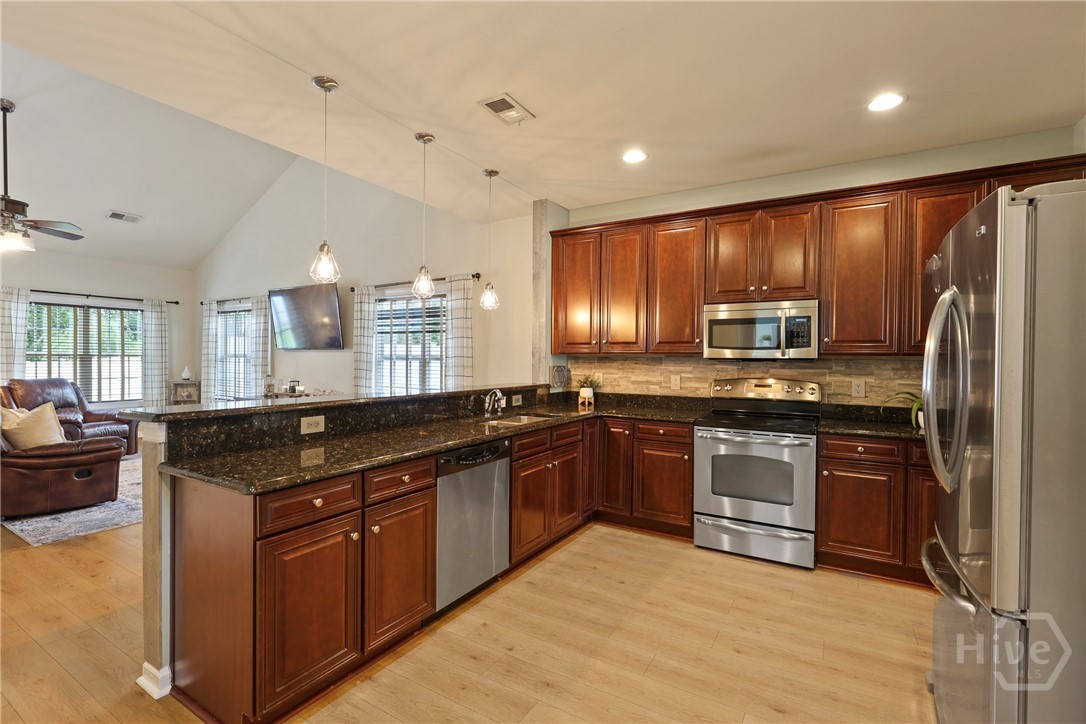 28 Cross Gate Court Pooler, GA 31322 - Photo 9 of 45 Gallery Image 9