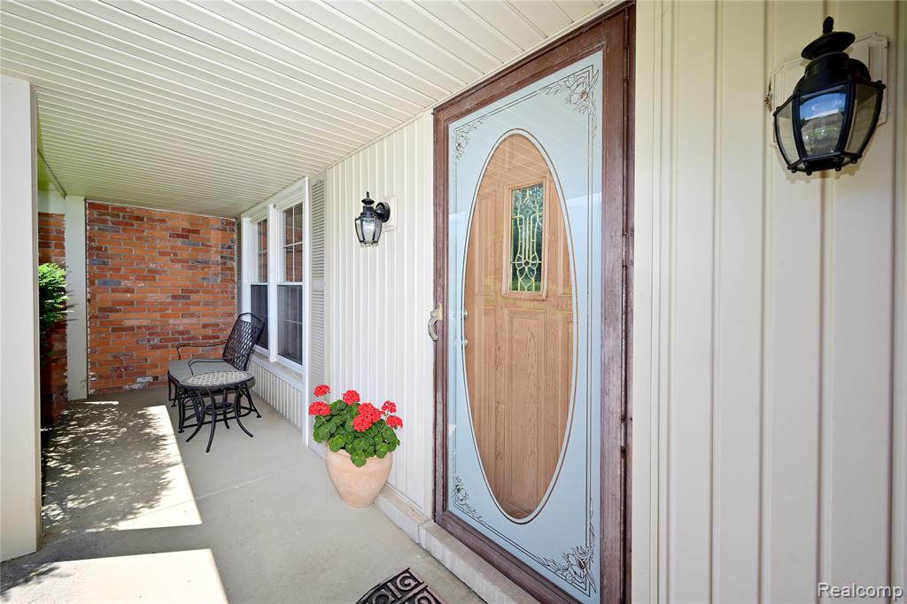 5888 Pentland Road Bloomfield Hills, MI 48301 - Photo 3 of 41