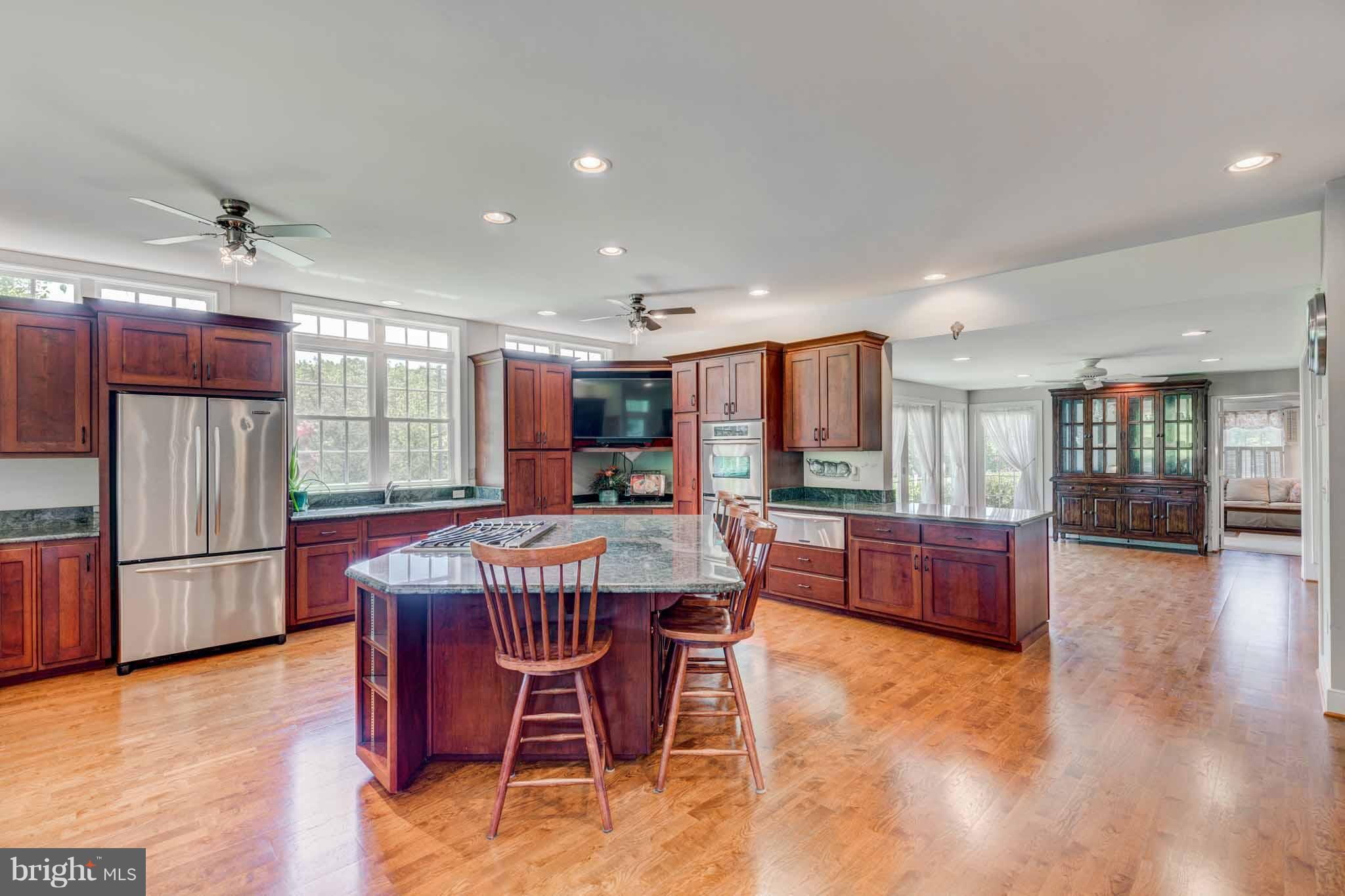 4575 Harney Road Taneytown, MD 21787 - Photo 4 of 30 Double Ovens, Warming Oven, Built In Icemaker
