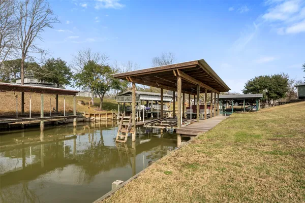 $599,000 | 374 Harbor View Drive, Livingston, TX 77351