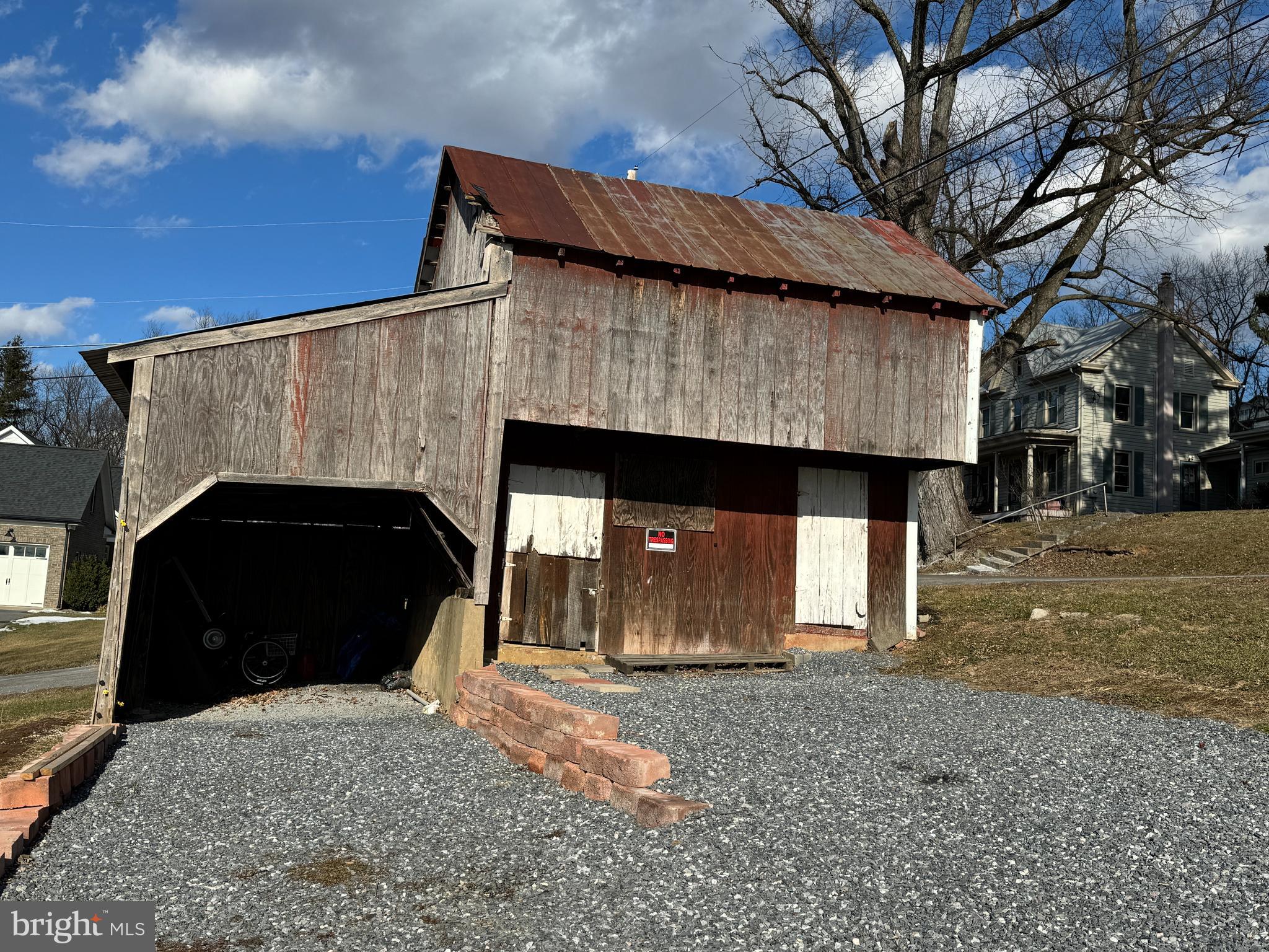 6226 Clevelandtown Road Boonsboro, MD 21713 - Photo 29 of 49 Barn
