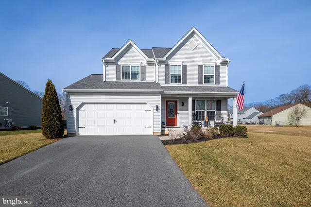 $430,000 | 91 River Cliff Circle, Felton, DE 19943