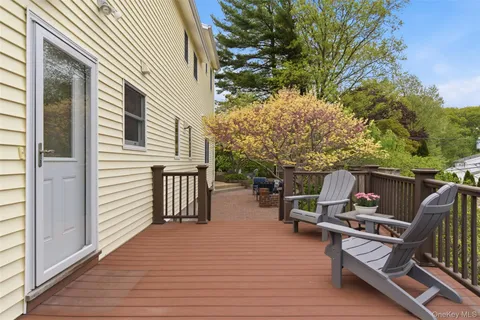 $1,550,000 | 2 West Oak Hill Drive, Oyster Bay, NY 11771