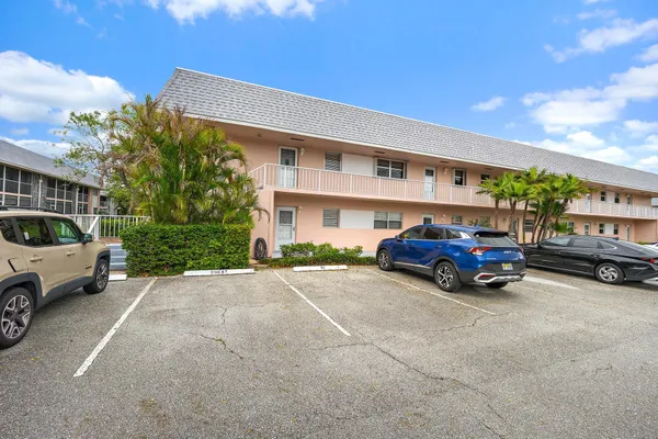 $159,000 | 18081 Southeast Country Club Drive, Unit 651, Jupiter, FL 33469