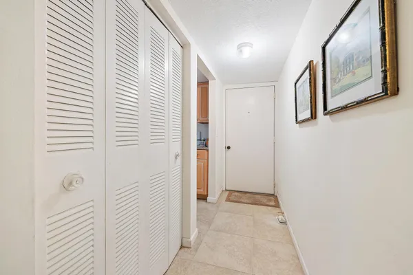$159,000 | 18081 Southeast Country Club Drive, Unit 651, Jupiter, FL 33469